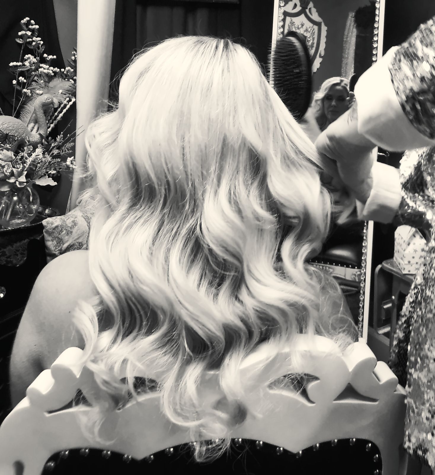 Glossy Hollywood waves